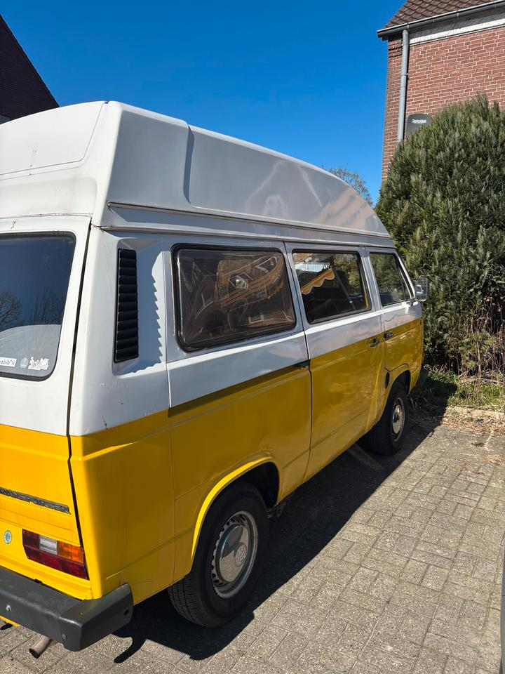 VW T3 Bulli/Camper inkl. Sonnensegel, Fahrradhalterung & Matratze in Emden