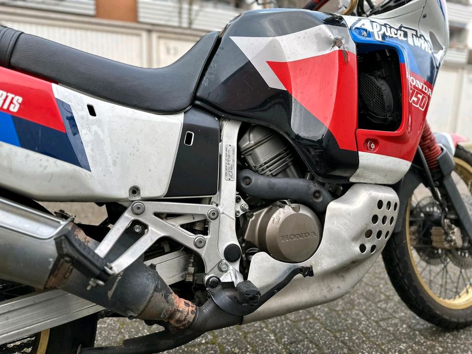 Africa Twin Tank innen 100% rostfrei zum aufarbeiten in Loxstedt