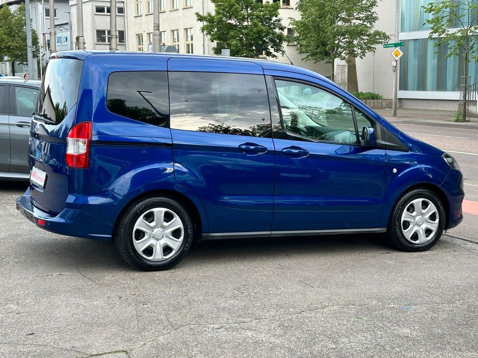 Ford Tourneo Courier Trend/Klima/SHZ/Temp./PDC in Göppingen