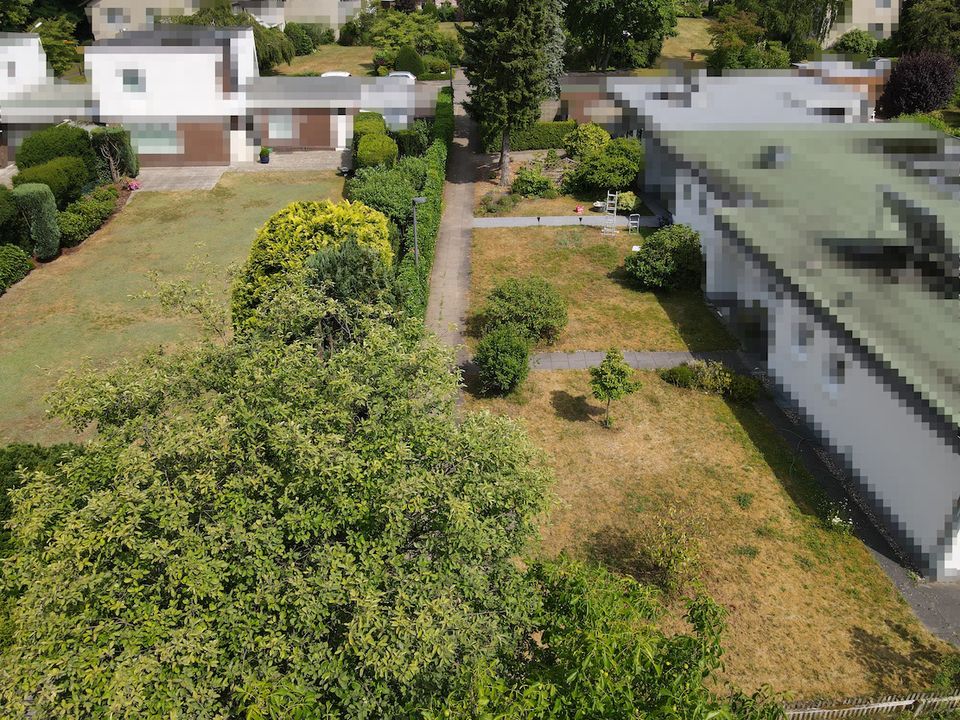 Am Naturschutzgebiet Hainesch-Iland in Sasel - rückwärtiges Grundstück schon mit Baugenehmigung in Hamburg