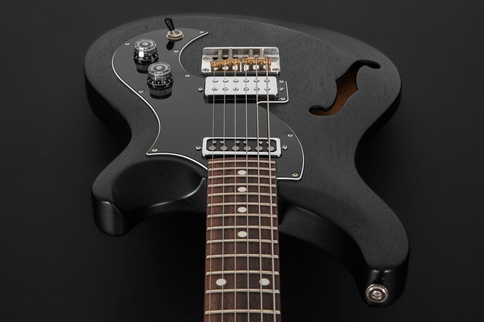 2021 PRS S2 Vela Black Satin Semihollow in Paderborn