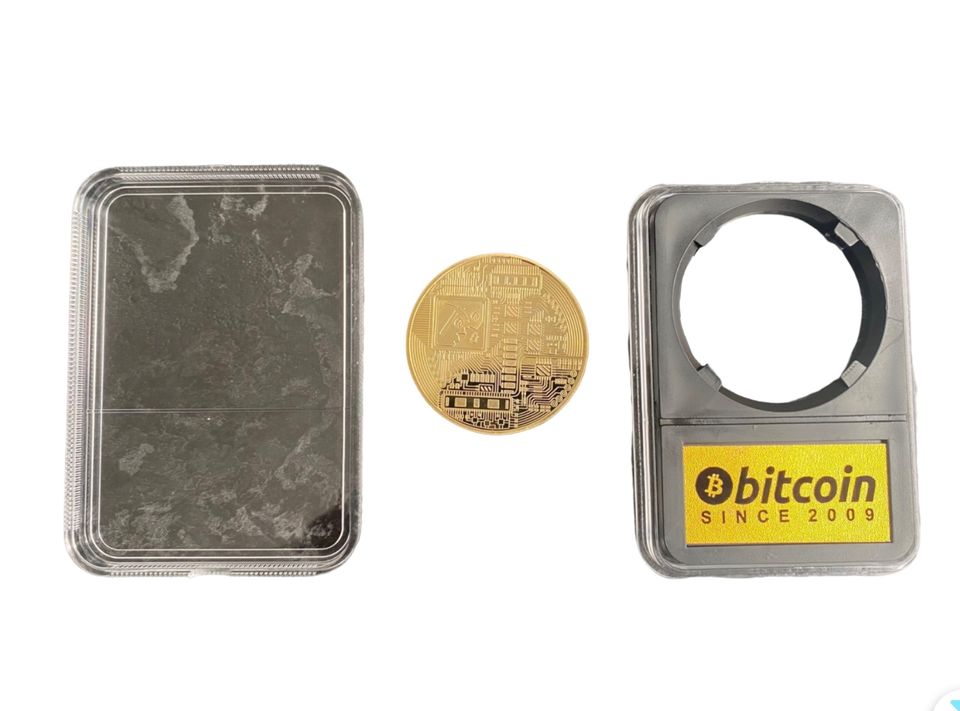 Krypto Sammelmünzen im Etui von BTC, Ether, ADA, Dogecoin, Shiba in Hamburg