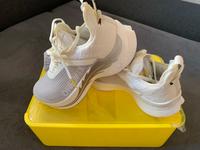Damen Sneaker Laufschuhe Sportschuhe Rennradschuhe NEU OVP Hessen - Staufenberg Vorschau