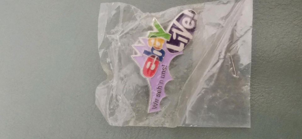 Anstecker Pin "Wir sehen uns" Ebay Live- in Berlin