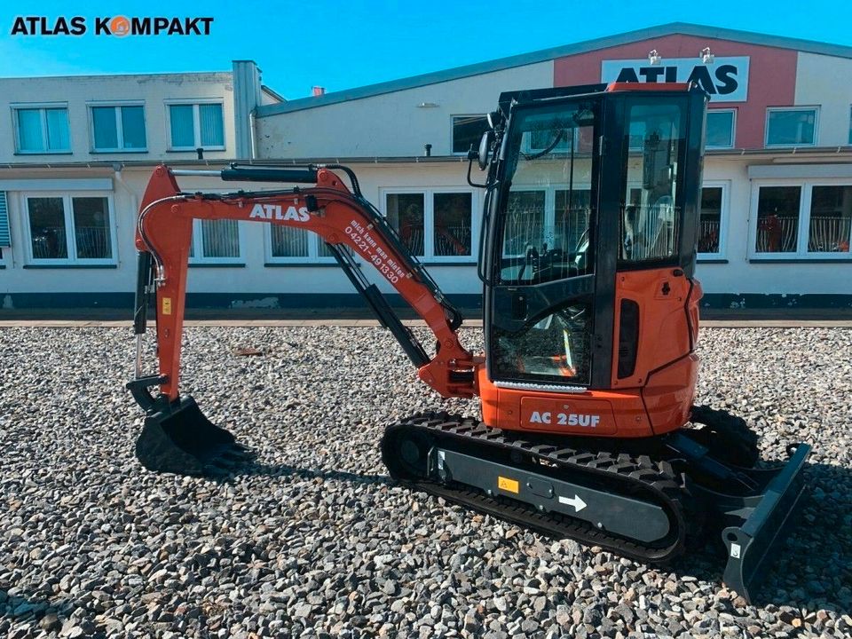 Atlas AC 25UF Minibagger mit kurzem Heck - Kompaktgerät für Garten- & Landschaftsbau Hof Bauarbeiten - Antrieb von YANMAR mit 14,6kW - Schaufelvolumen 0,08m3 - Grabtiefe bis 2,84m in Heemsen