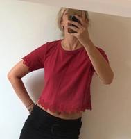 weinrotes Top mit Blumenverzierung / TOPSHOP München - Laim Vorschau