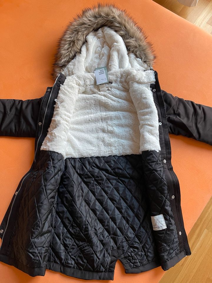 Toller wattierter Parka - warme Winterjacke von H&M, Gr. 158 in Berlin