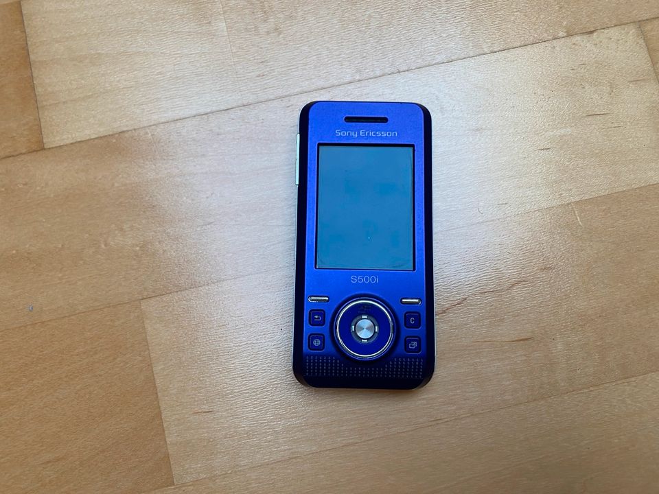 Sony Ericsson S500i Lila inkl. Zubehör und OVP in Hofheim am Taunus