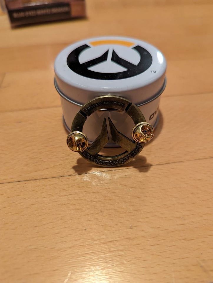 Overwatch 1 Collectors Pin + Origins Edition (PC) in Berlin