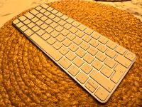 Apple Magic Keyboard Touch ID hellblau Hessen - Flörsbachtal Vorschau