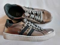 Sneaker von Ovyé 36 metallic Vera Pelle Glitzer Schnürschuhe Dresden - Pieschen Vorschau