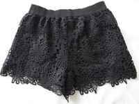 schwarze Short mit Spitze von Only, Gr. 34 Bayern - Thyrnau Vorschau