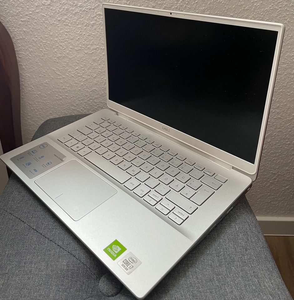 Dell Inspiron 15 5000 i7 14” laptop notebook silber silver in Winnenden