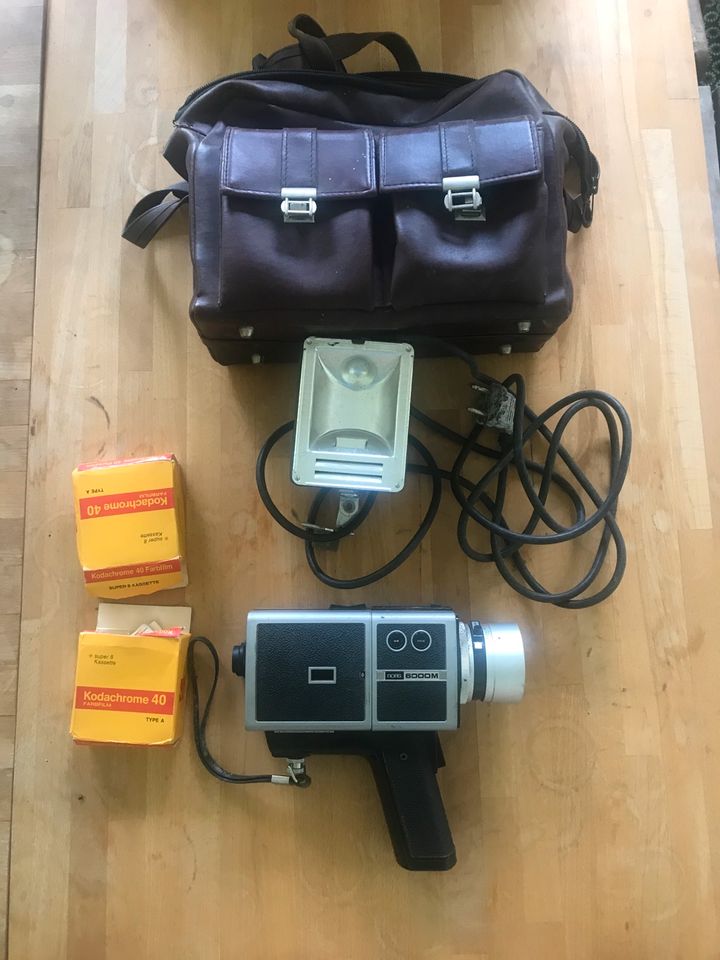 Kamera mit Tasche und Film super 8 alt Rarität Sammlerstücke in Bad Oeynhausen