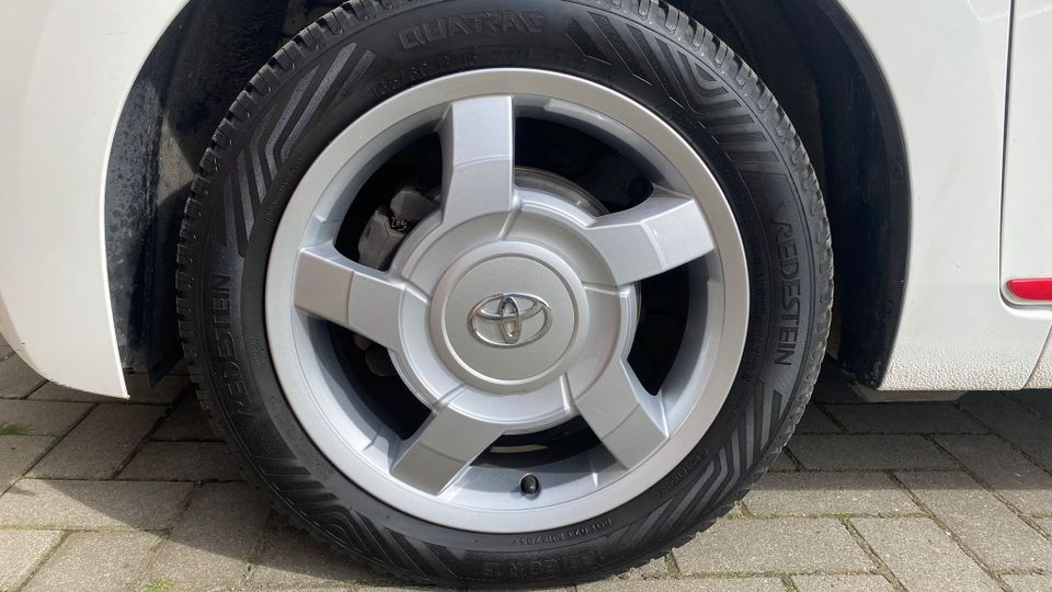 Toyota Aygo 1.0 Klima AHK Top Gepflegt Finanzierung möglich in Bockhorn