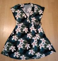 Sehr hübsches Sommerkleid Blumen Julia Brown Größe L Altona - Hamburg Osdorf Vorschau