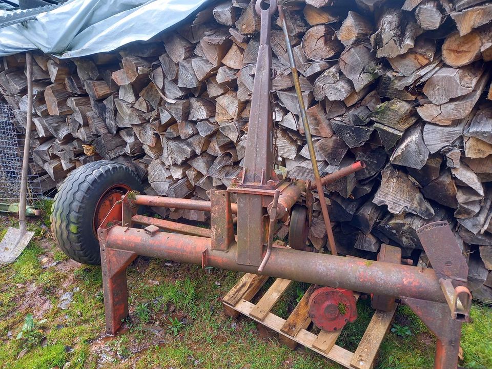 Ladewagen achse und teile in Winterbach