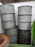 8 verzinkte 200 ltr. REIFENFÄSSER, DDR Sachsen - Schneeberg Vorschau
