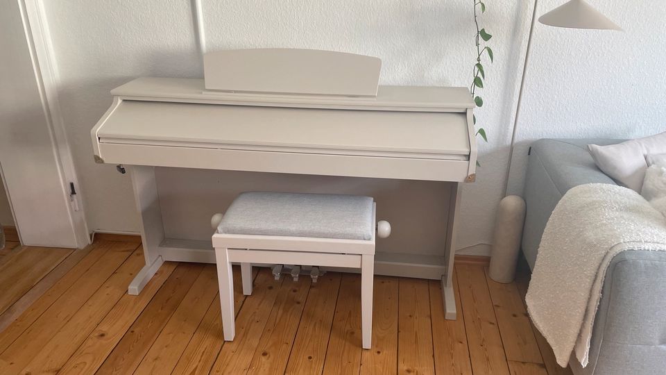 Classic Cantabile DP-50 WM E-Piano Digitalpiano, Klavier, Hocker in Nürnberg (Mittelfr)