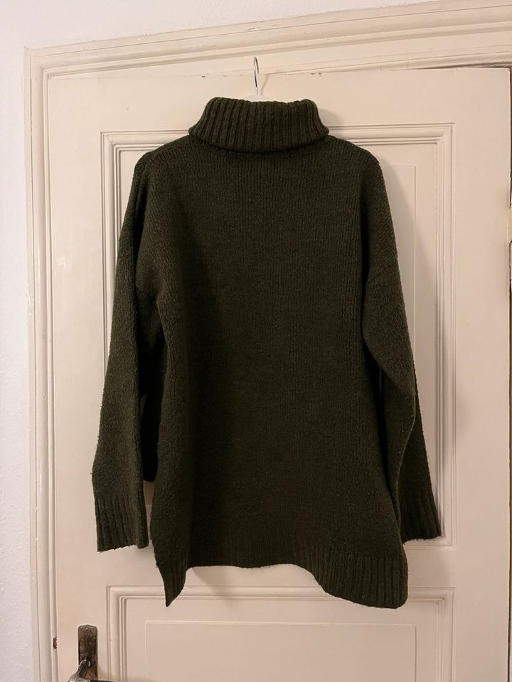 Stradivarius Rollkragen Pullover Strickpullover Olivegrün Khaki in Kiel