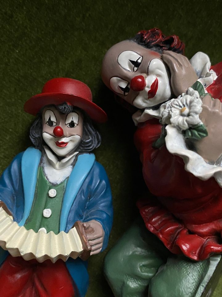 2 Gilde Clowns Deko Figuren Blumenfreund Musiker Ziehharmonika in Mandelbachtal