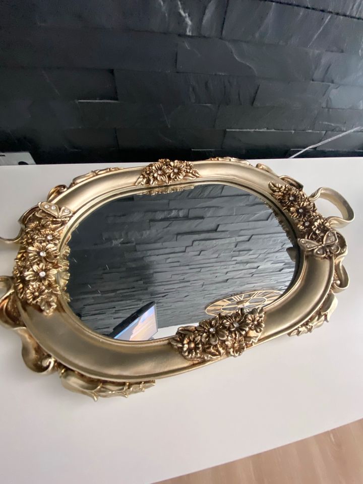 Schönes goldenes Tablet mit Spiegel in Hechingen