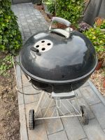 Weber Holzkohlegrill 57 cm mit Halterung für Grillbesteck Niedersachsen - Scheeßel Vorschau