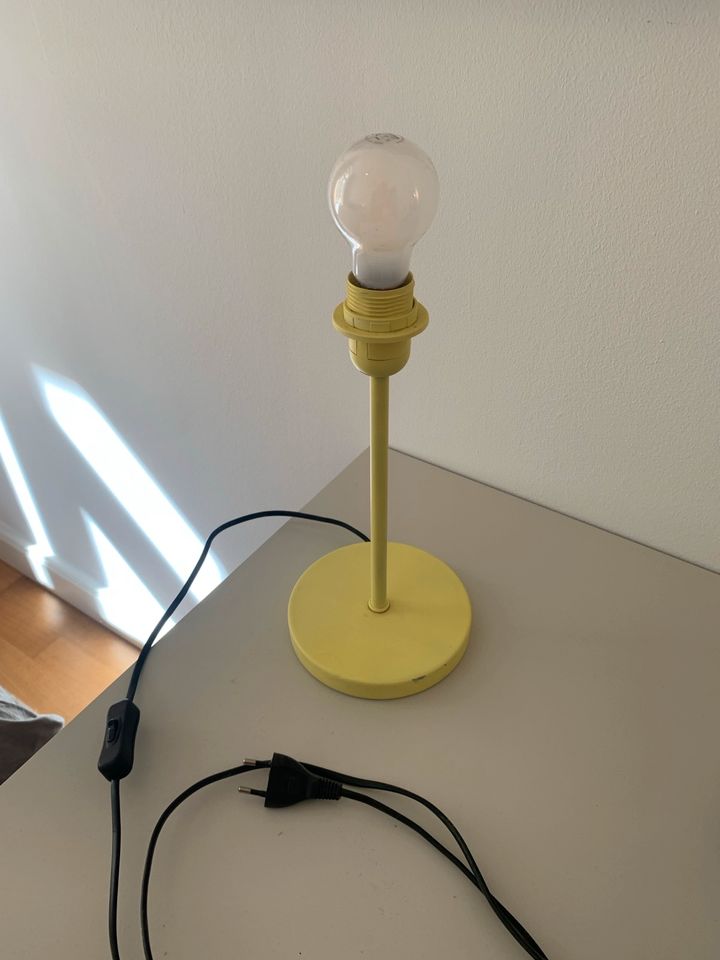 Lampe Tischlampe ohne Schirm Gelb Metall Indoor Outdoor in Berlin