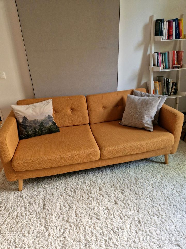 Sofa, Zweisitzer, gelb in Berlin