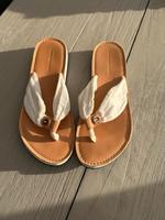 Tommy Hilfiger Sandalen 38 weiß Nordrhein-Westfalen - Moers Vorschau