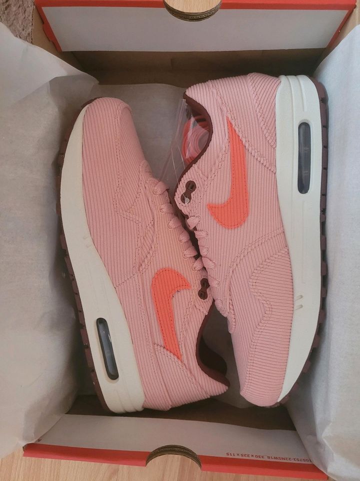 Nike Air Max 1 Premium Größe 42,5 rosa coral Sneaker Retro Schuhe in Fulda