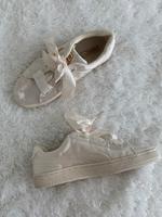 Puma Schuhe Sneaker beige Creme Größe 37 Nordrhein-Westfalen - Soest Vorschau