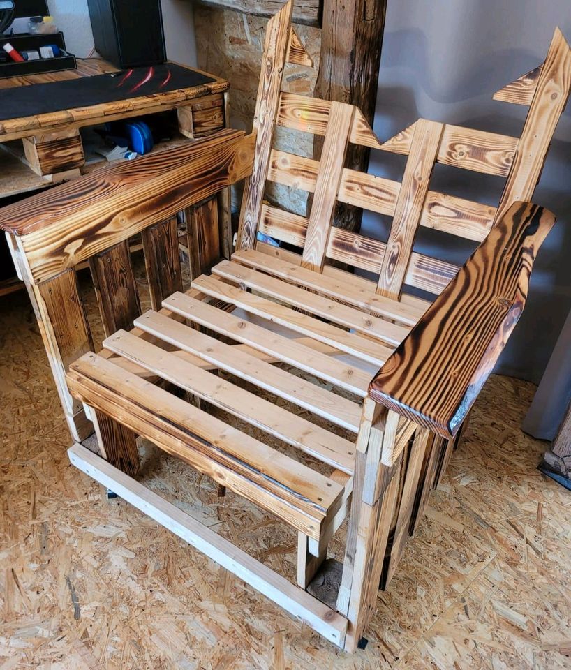 Verkaufe massiven Holz-Sessel aus Europaletten! in Seebad Bansin