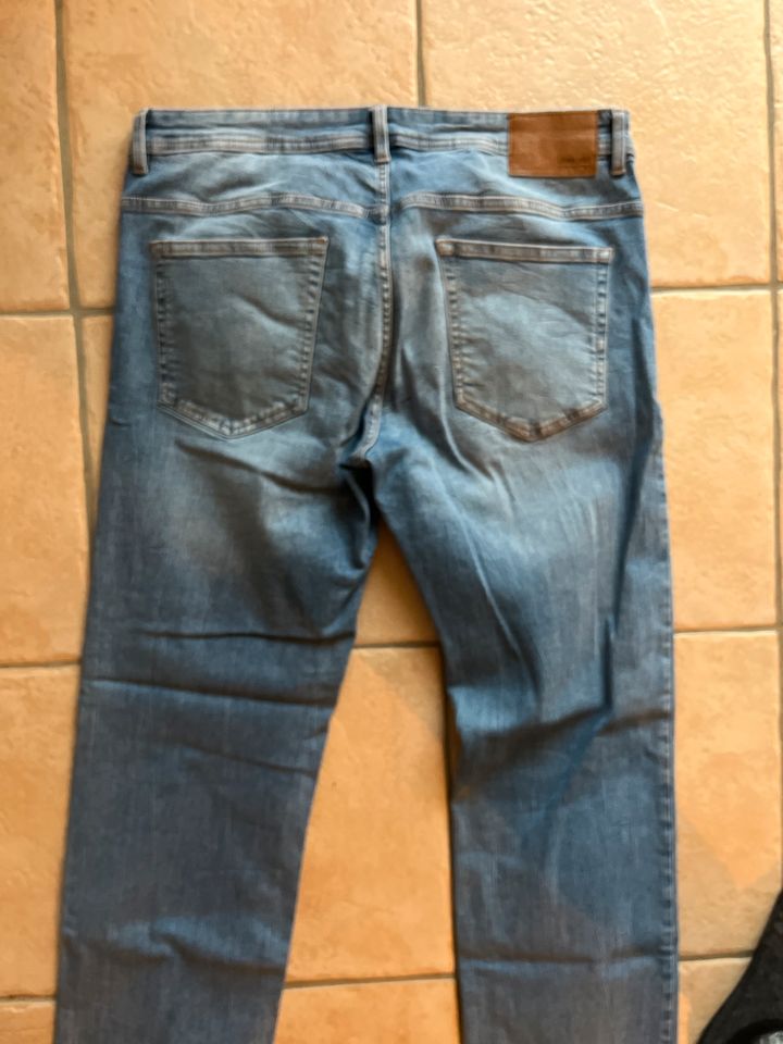 Herren Jeans W33/L 32 comfort in Oberkotzau
