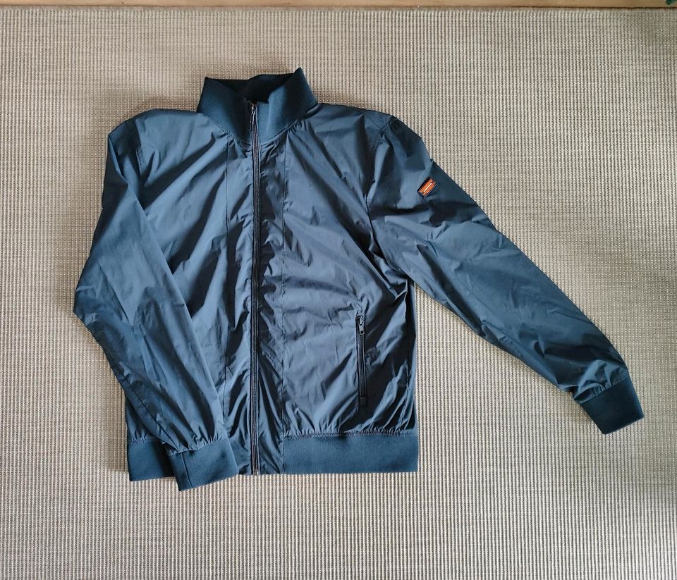 Superdry Jacke Windbreaker Funktionsjacke in Gau-Algesheim