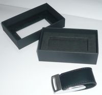 Design USB Stick 2.0 in Chrom mit Kunst-Leder Etui schwarz neu Schleswig-Holstein - Lübeck Vorschau