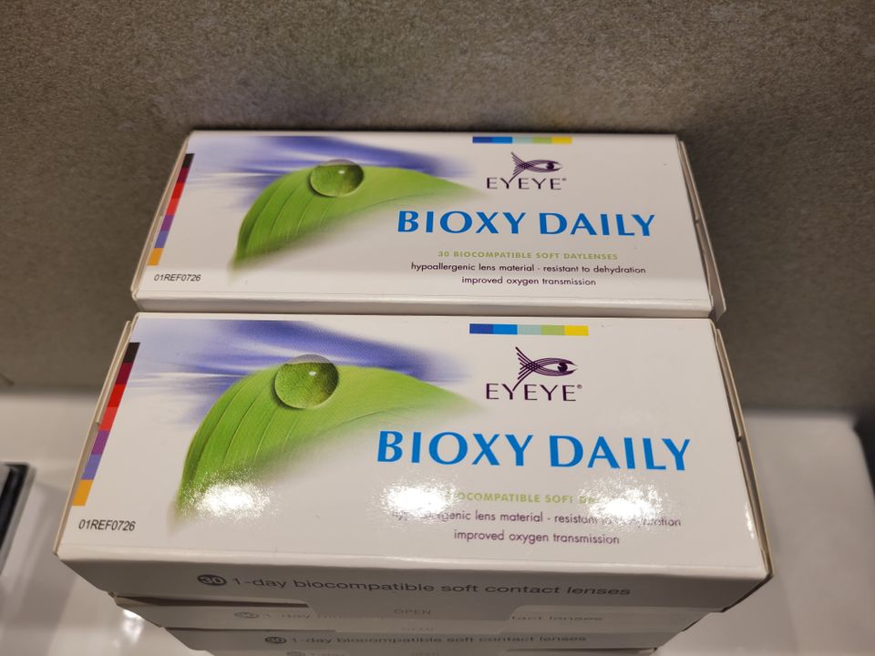 Kontaktlinsen/Tageslinsen Bioxy Daily -0,75 Dioptrin (12x30 St.) in Düsseldorf