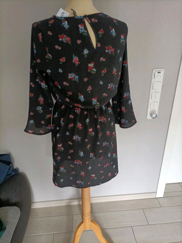 Kleid florales Muster H&M gr 38 Sommerkleid in Nienburg (Weser)