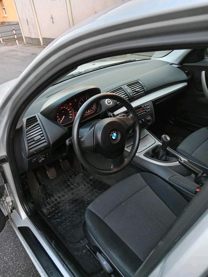BMW 1er Zu verkaufen  top zustand mit neuem tuv in Amberg