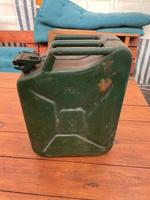 Benzinkanister 20l. DDR, NVA, Ostalgie Sachsen-Anhalt - Niederndodeleben Vorschau