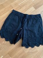 Shorts von Bodyflirt, Gr.38, Lochstickerei, schwarz, NEU Lübeck - Travemünde Vorschau