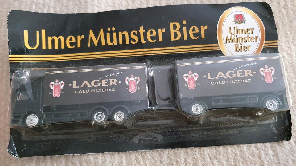 Zehn Sammlerlastwagen original verpackt in Biberach an der Riß