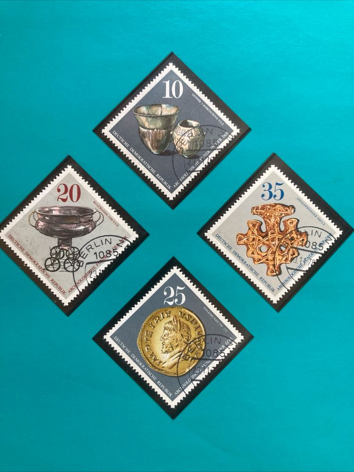 Briefmarkenkalender von 4711, aus 1984, mit 63 Briefmarken, DDR in Alzey