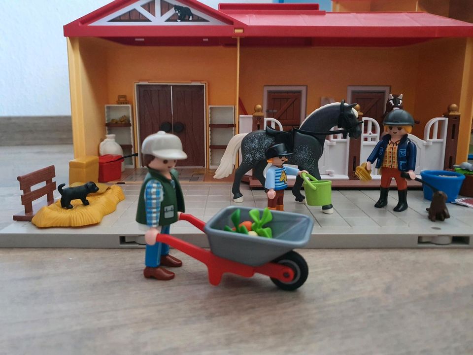 Playmobil 5348 Pferdestall zum Mitnehmen in Grevenbroich