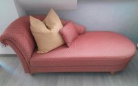 Sofa/Ottomane rotes Muster Rheinland-Pfalz - Treis-Karden Vorschau