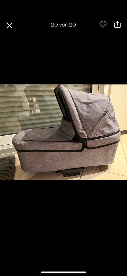 Kinderwagen von Emmaljunga NXT 60 f Wanne + Sportsitz in Köln