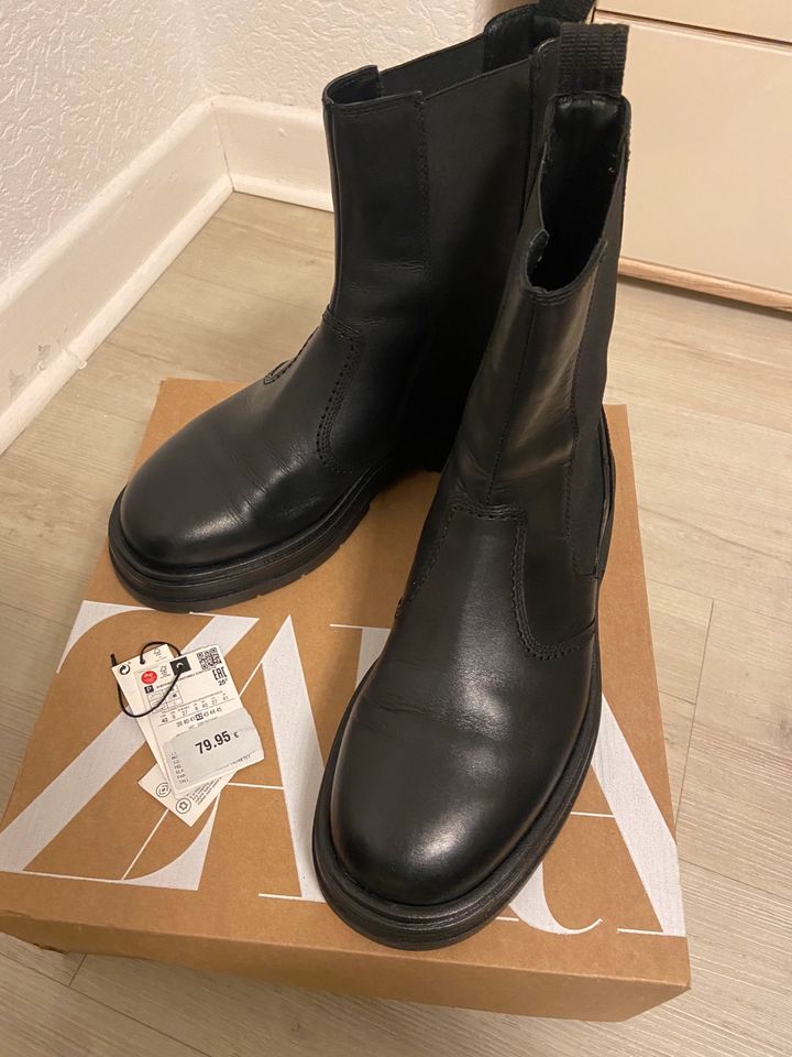 Zara Herren Boots Leder in Viersen