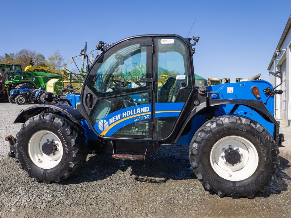 Teleskoplader - New Holland LM 7.42 Elite T4B in Töpen