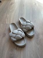 Slipper/Sandalen H&M Niedersachsen - Schortens Vorschau