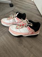 Jordan Max Aura 3 Mitte - Wedding Vorschau